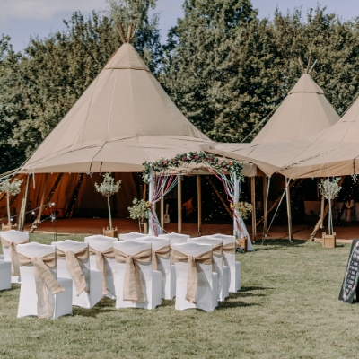 Alfresco venues: Overgrown Acres Weddings, Nottingham