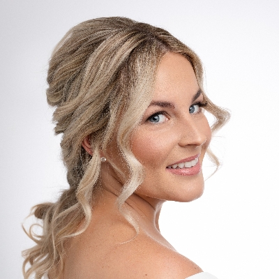 Rachel Bray Makeup Artistry wins wedding award