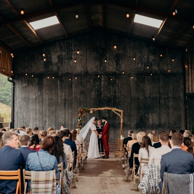 Exchange vows at Lower House Farm in Herefordshire